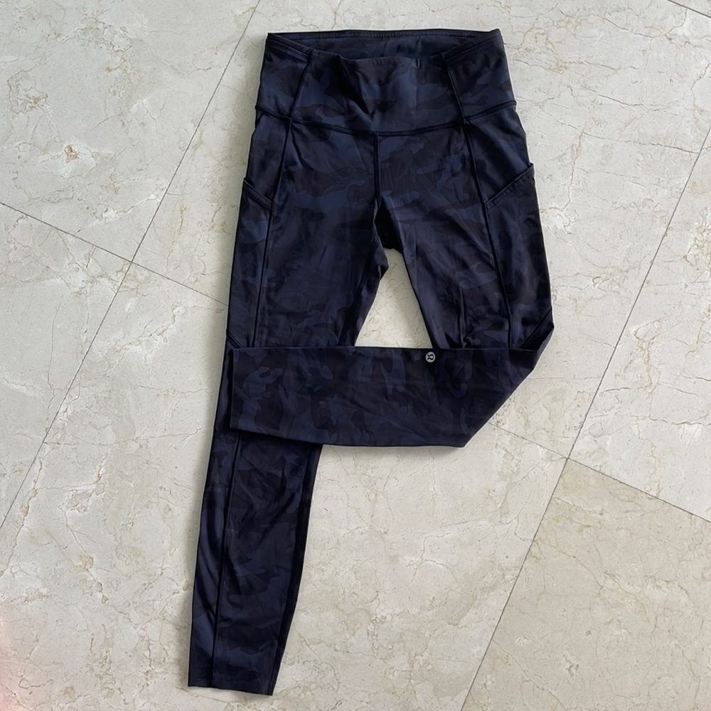 Lulu lemon camo leggings size 6
